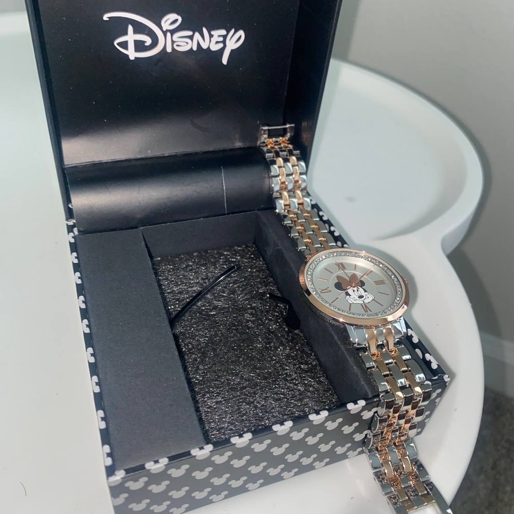 Beautiful Disney Minnie Mouse Watch